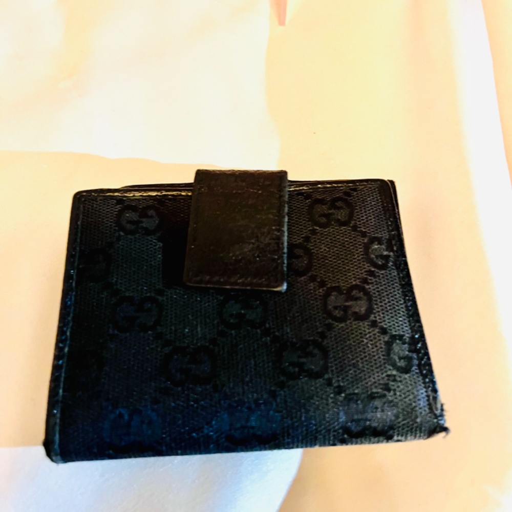 🌺Authentic Black Gucci Canvas Compact Wallet - Picture 5 of 8